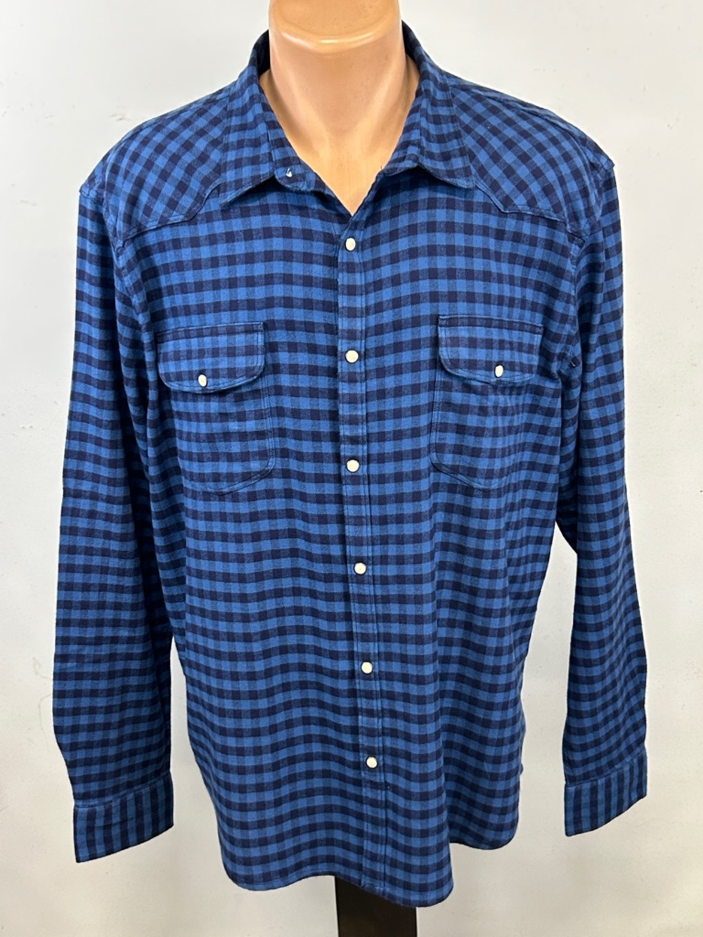 Lucky Brand long sleeve button down flannel shirt.  XL (NWT)